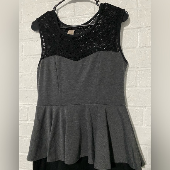 Heart 2 Heart Vintage Peplum Lace Dress - Picture 2 of 7